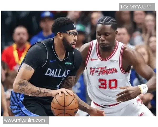 火箭队与独行侠在第三节的激烈对抗与精彩瞬间回顾 火箭队与独行侠在第三节的激烈对抗与精彩瞬间回顾